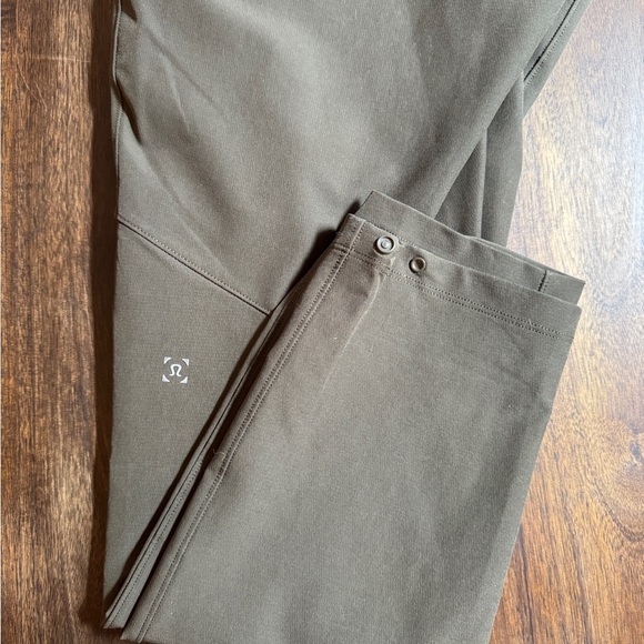 LULULEMON Licensed to train Jogger (1st ed) - Picture 4 of 4
